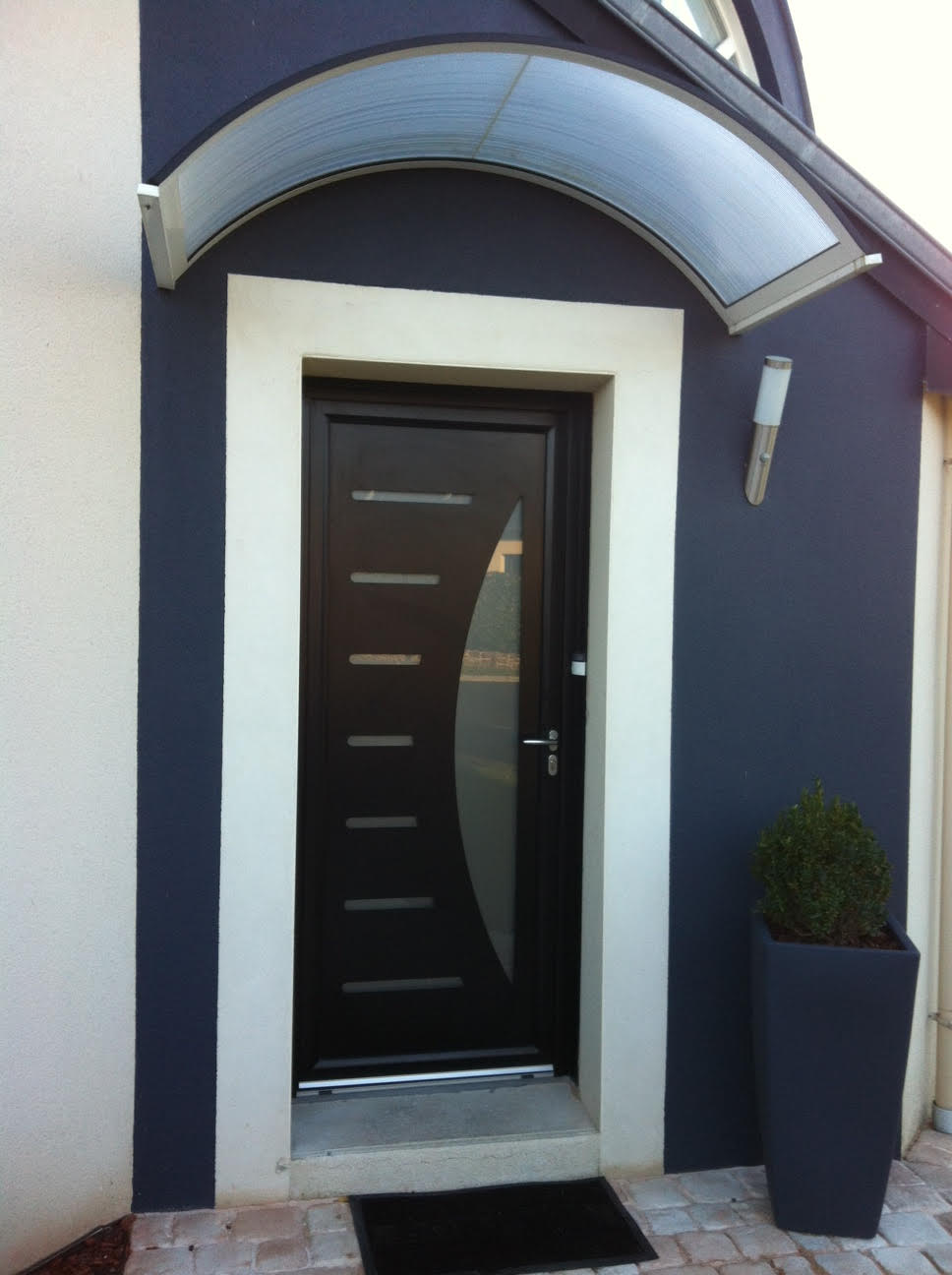 PORTE ENTREE (55) 1000 TY Services