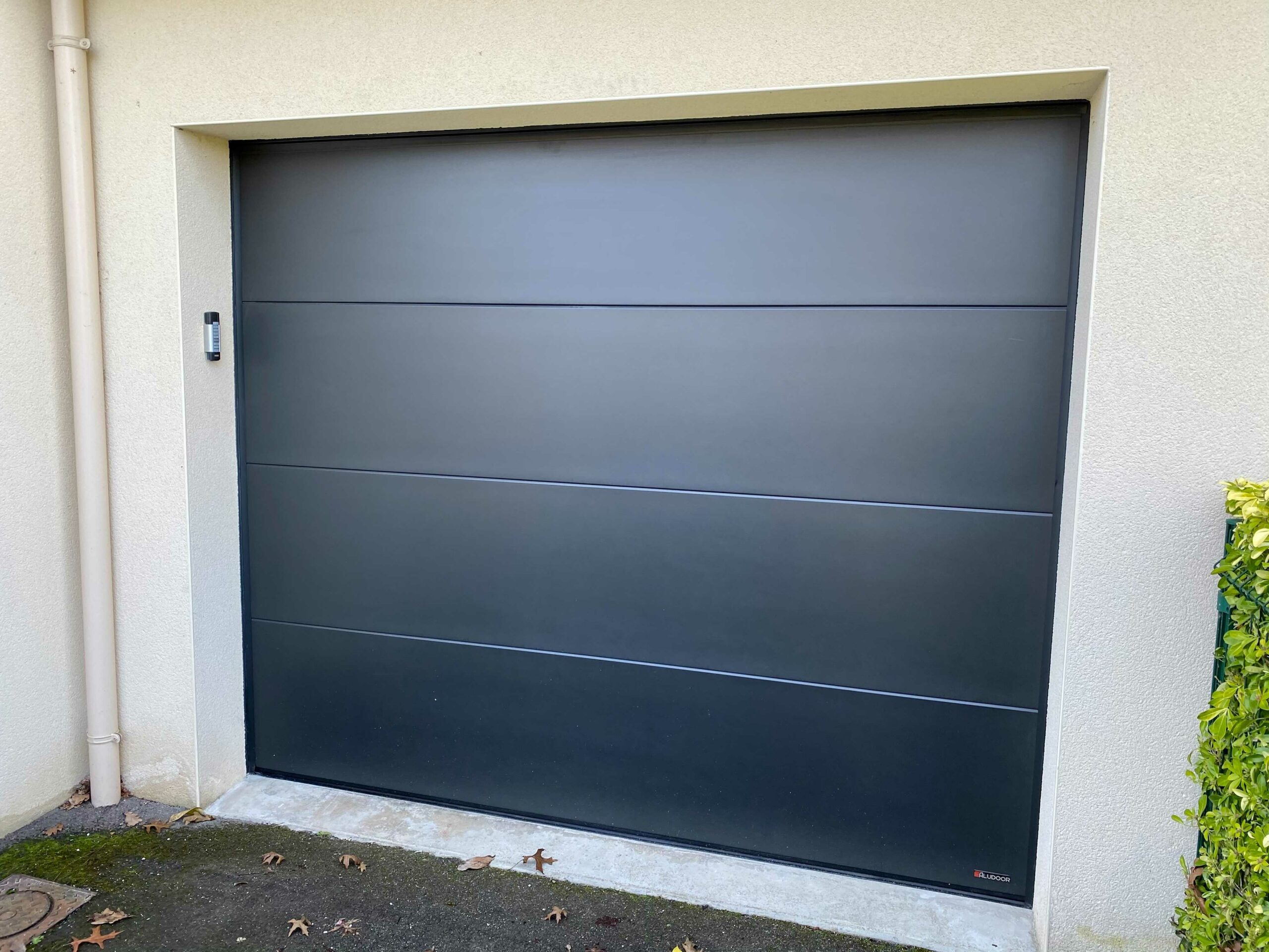 La porte de garage sectionnelle plafond